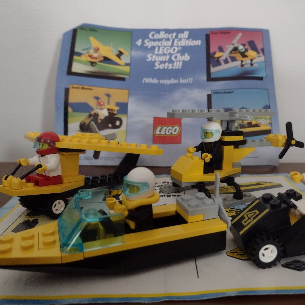 Like new Lego 4 Special Edition Stunt Club Sets, w orig instructions, retired